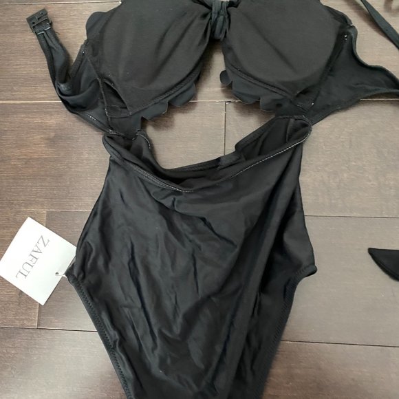 One piece bather - Picture 2 of 2